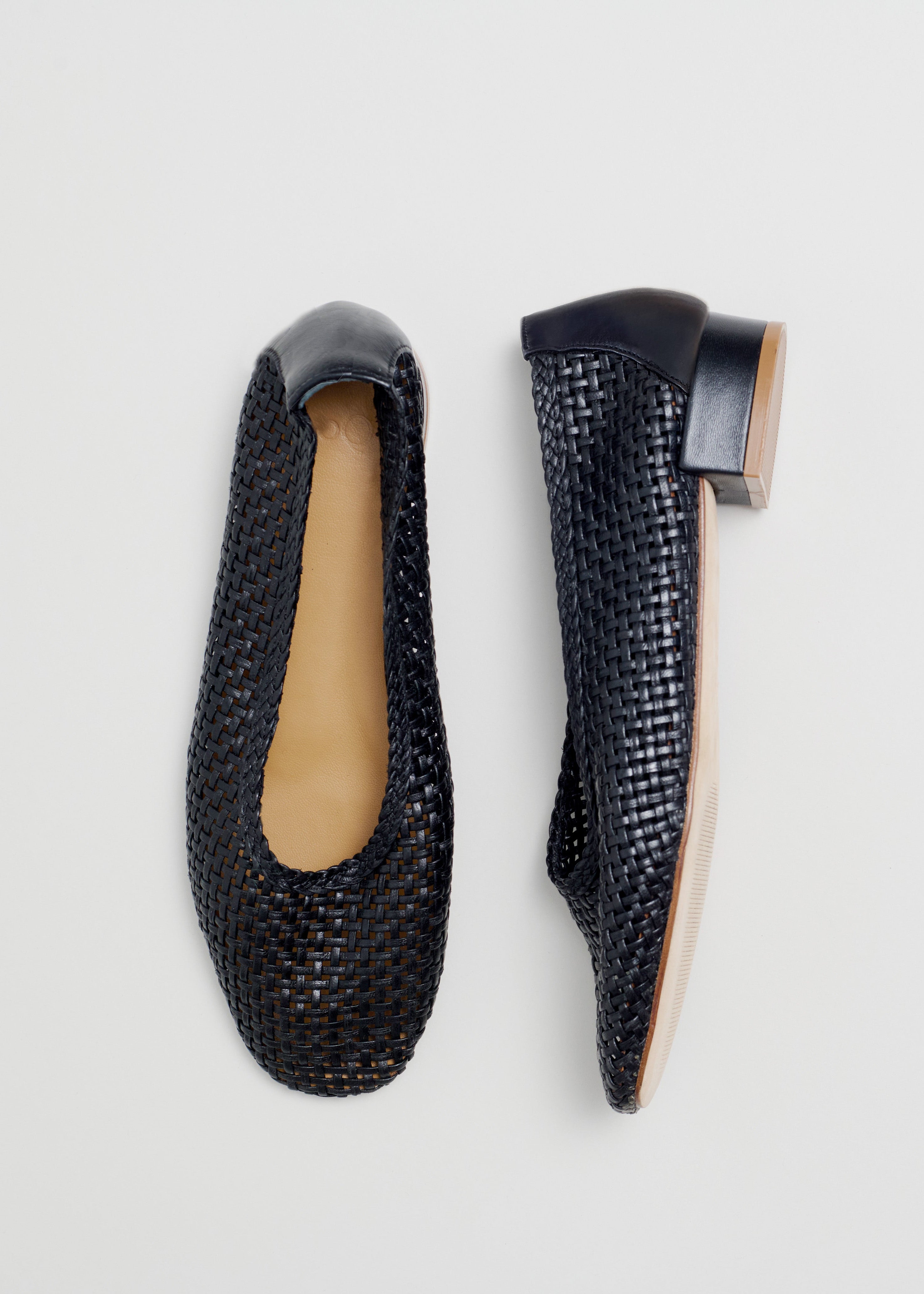 woven black flat