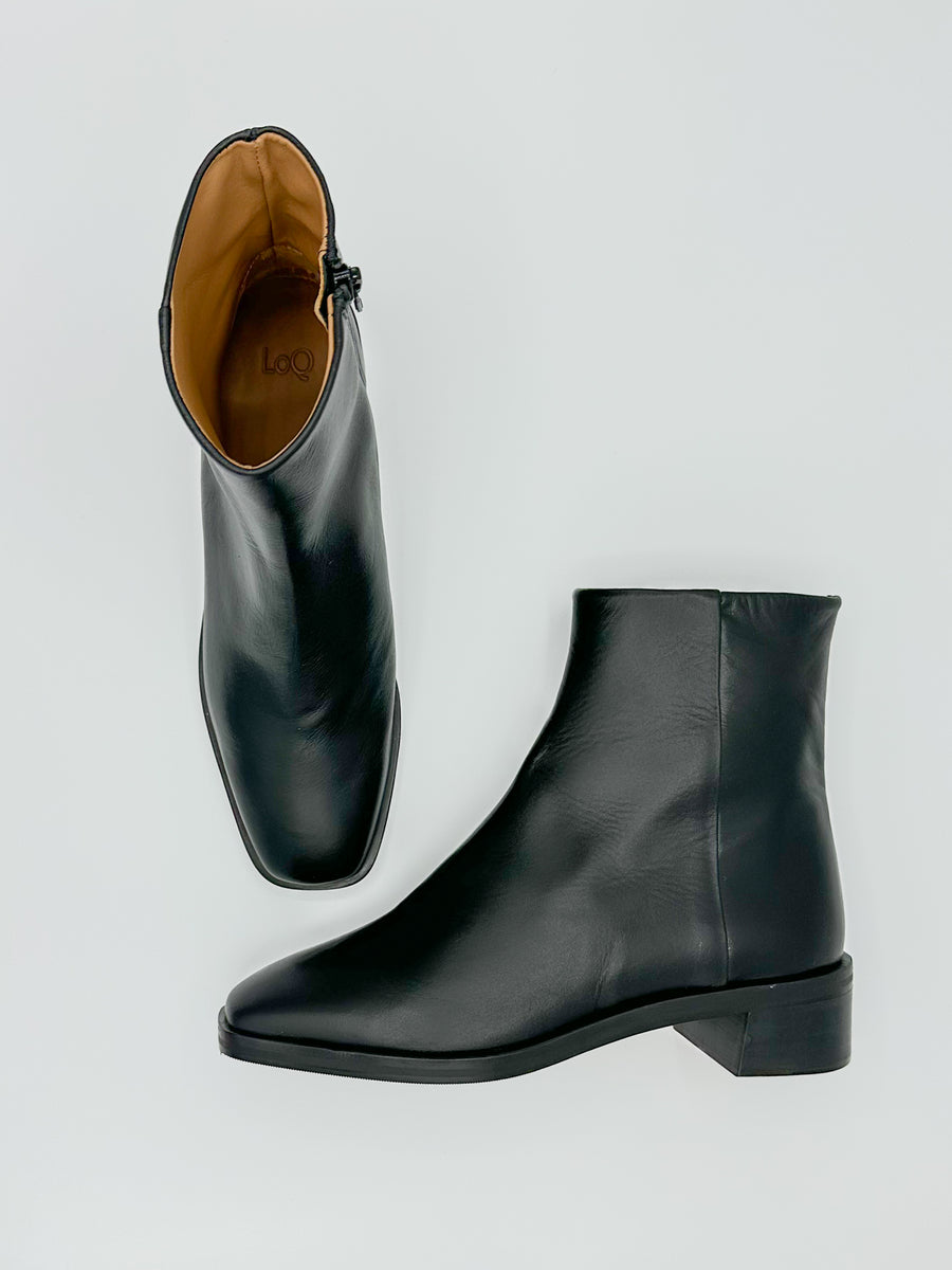 Ottavia in Black | LOQ.US