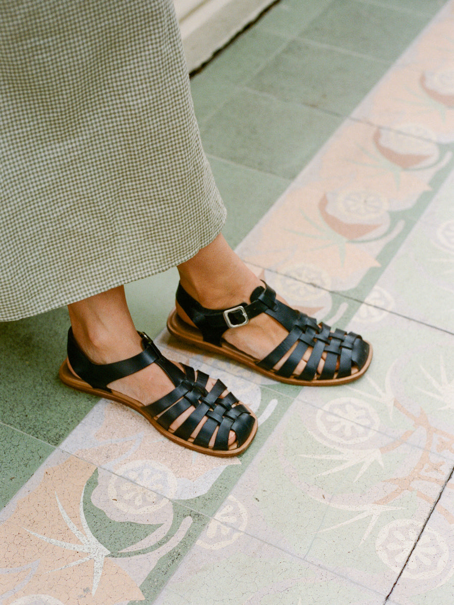 Rio in Black | LOQ.US